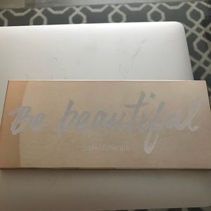 Brand new Bare Minerals Eyeshawdow pallett